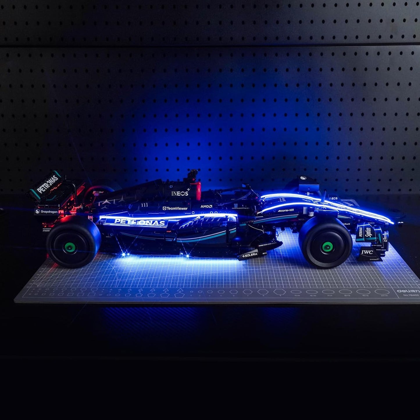 Beleuchtungssatz für Mercedes-AMG F1 W14 E Performance 42171